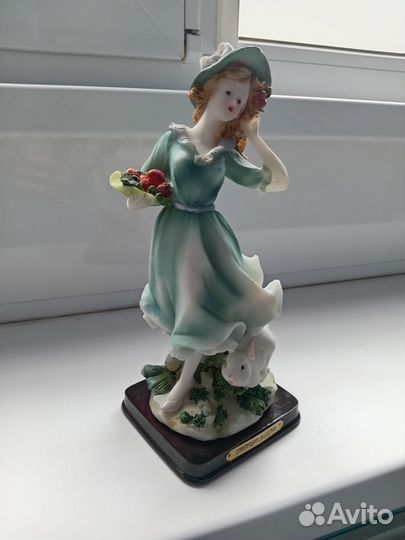Статуэтка Пастушка