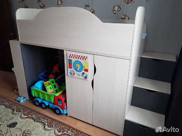 Кровать чердак для дошкольника, подростка