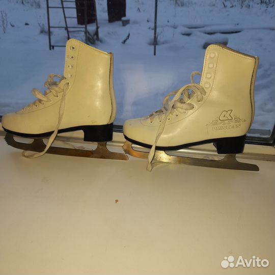 Коньки фигурные