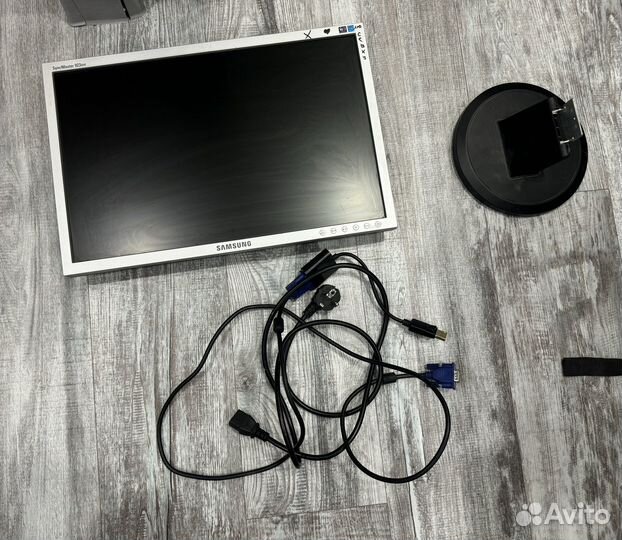 Монитор Samsung 19 дюймов 1440x900