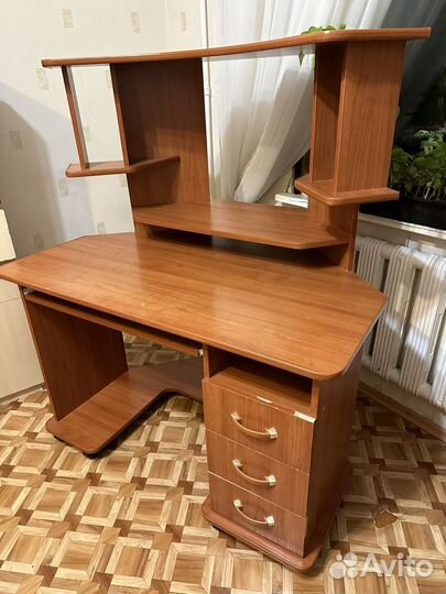 Компьютерный стол бу на колёсах