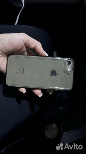 iPhone 8, 64 ГБ