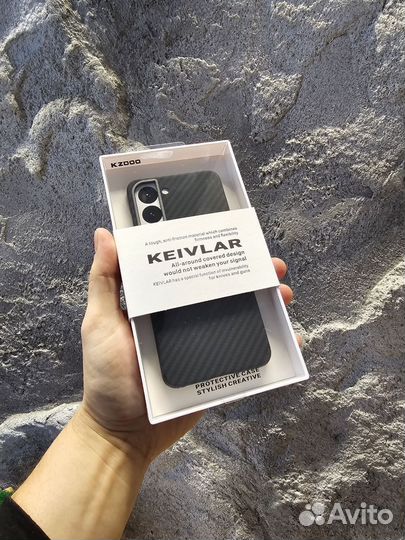 Чехол Kevlar на Samsung S23 (карбон)