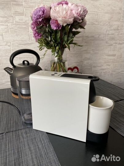 Кофемашина Nespresso C30 Essenza Mini