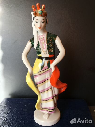 Фарфоровые статуэтки лфз