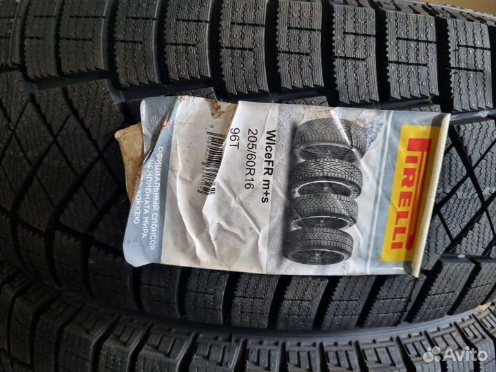 Pirelli Ice Zero FR 205/60 R16 96T
