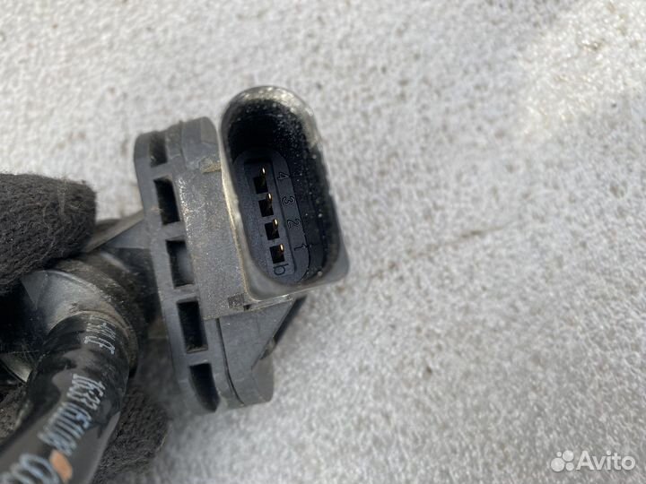 Вакуумная трубка Audi A8 D3