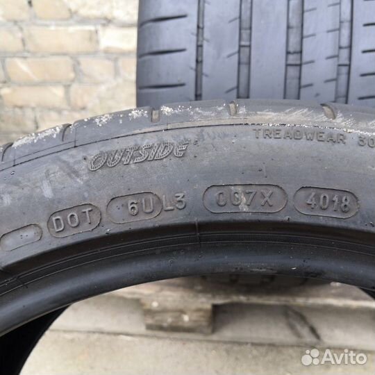 Michelin Pilot Super Sport 295/35 R20