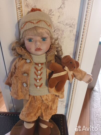 Кукла фарфоровая коллекционная