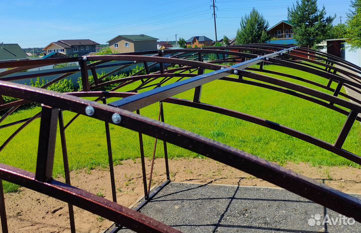 Навес для автомобиля из поликарбоната