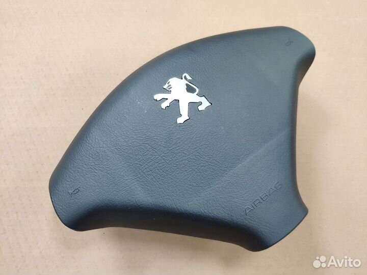 Заглушка руля Peugeot 307