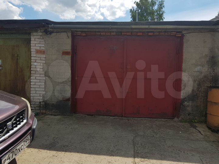 Гараж, > 30 м²