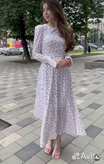 Платье с тюльпанами