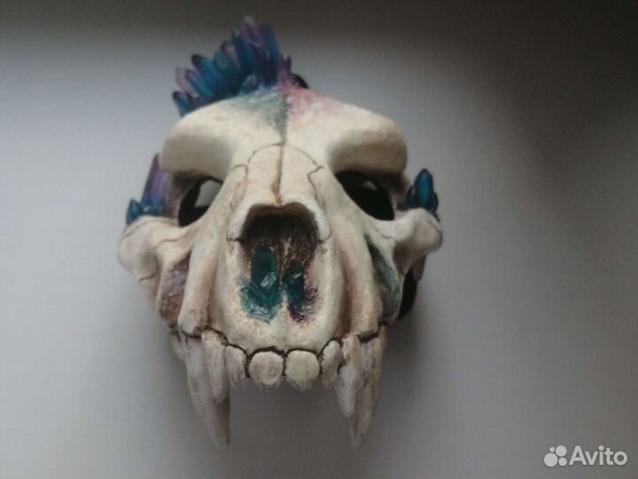 Маска череп волка с кристаллами на хэллоуин