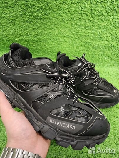 Balenciaga track 1