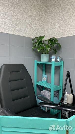 Мастер по наращиванию ресниц