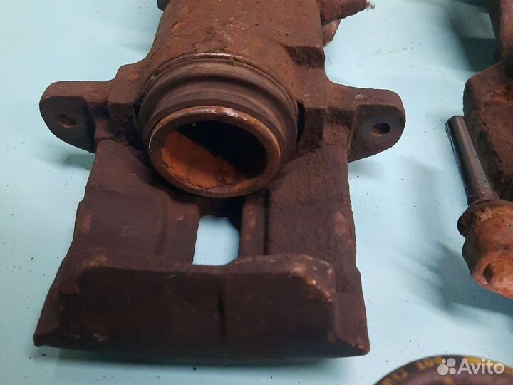 Суппорт тормозной Renault logan