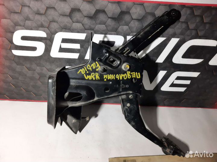 Педаль: сцепления, тормоза, газа Skoda Fabia 2006