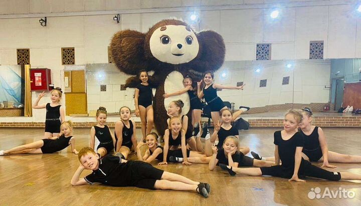 Поздравление от белого мишки, ушастика и гориллы