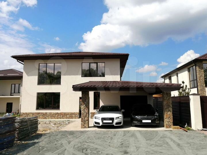 Дом 340 м² на участке 6 сот.