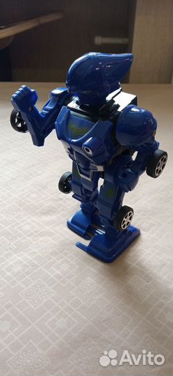 Игрушка робот