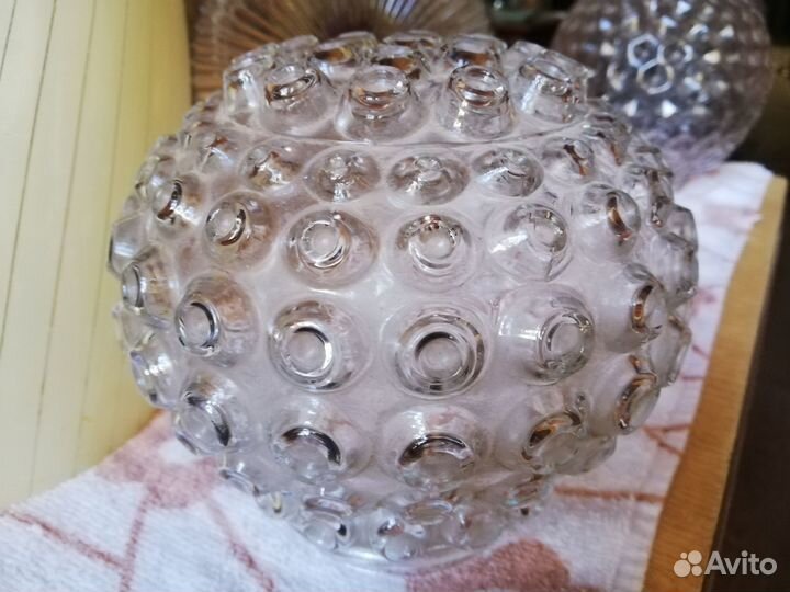 Продаю плафоны 1 большой, 2 шт и 6 шт и подвес для