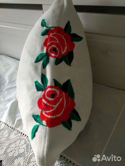 Старинная наволочка с вышивкой