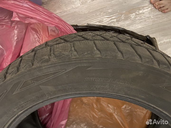 Bridgestone Blizzak DM-V1 255/50 R19