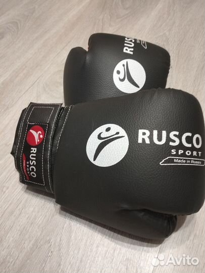 Боксерские перчатки 10 oz