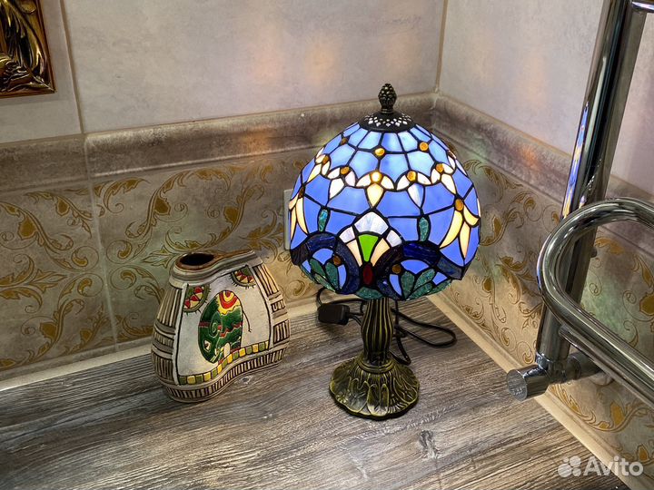 Настольная лампа