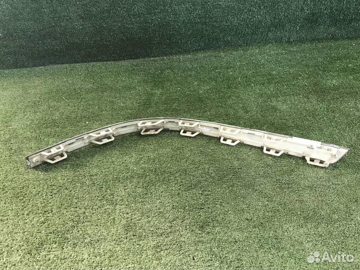 Накладка заднего бампера левая Bentley Bentayga (2