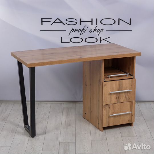 Маникюрный стол