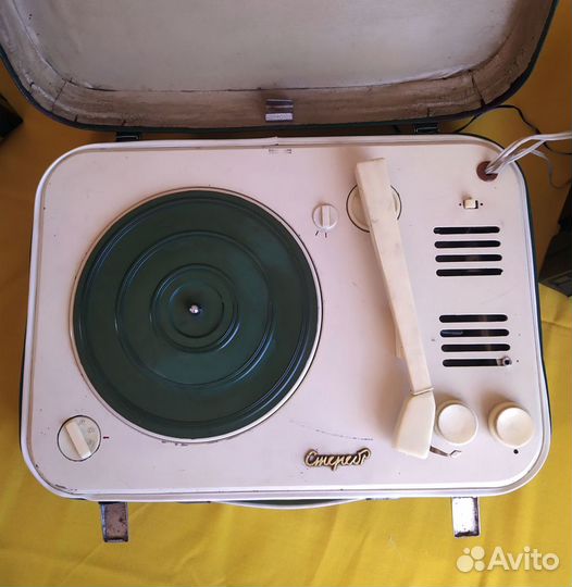 Электрофон (проигрыватель) 