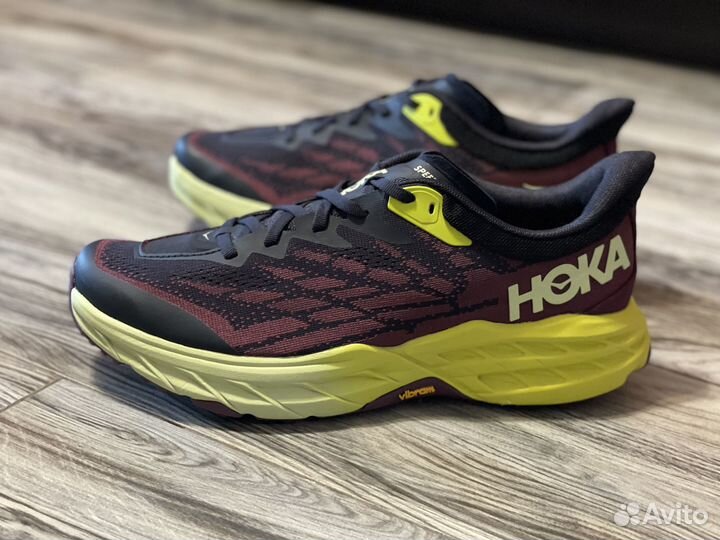 Hoka ONE ONE speedgoat 5 9 US