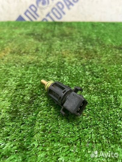 Датчик температуры охлаждающей жидкости Land Rover