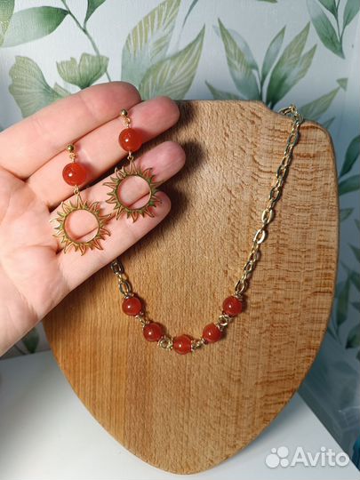 Украшения с халцедоном и сердоликом