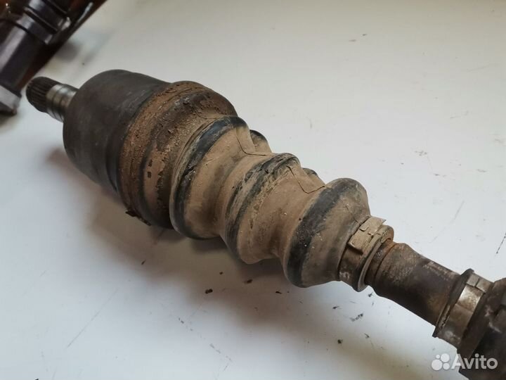 Привод передний левый Nissan Maxima Cefiro A32