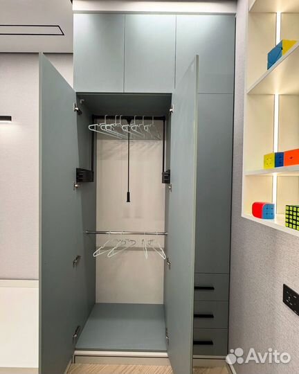 Распашной шкаф