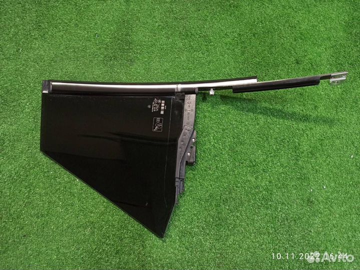 Форточка двери задняя левая Mercedes-Benz