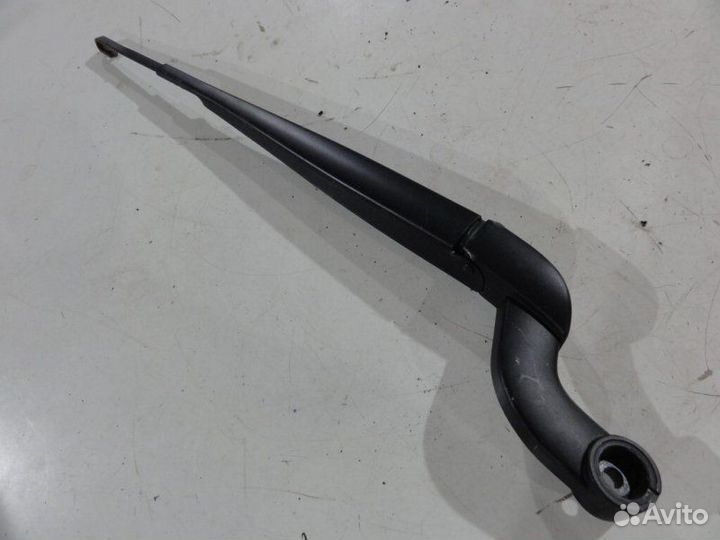 Поводок стеклоочистителя передний правый Land