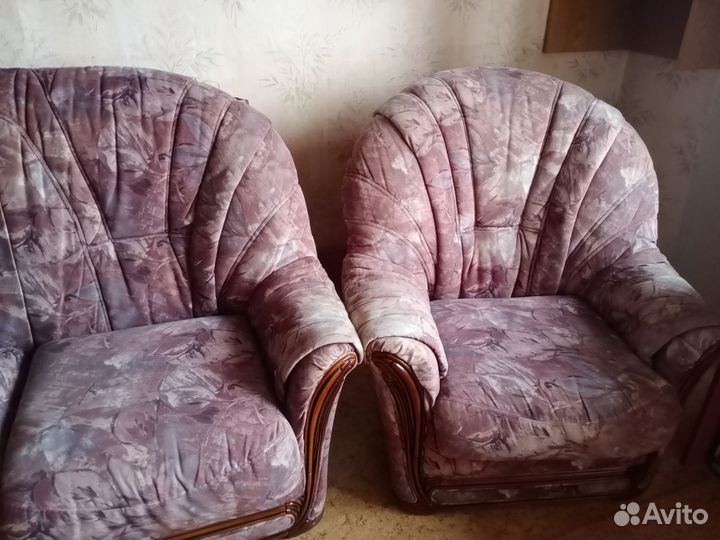 Диван и два кресла