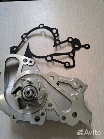 Помпа водяная WPY041 Aisin