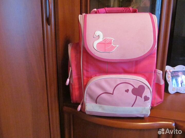 Продам школьный портфель