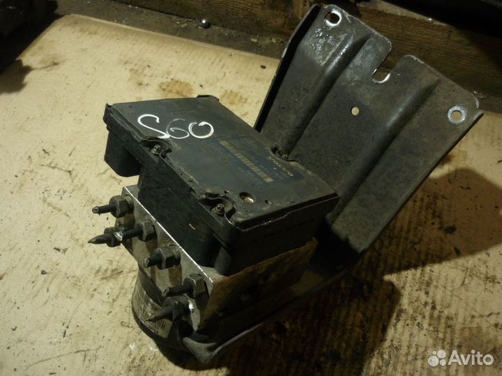 8671224 Блок абс Вольво S60.S80.V70.XC70