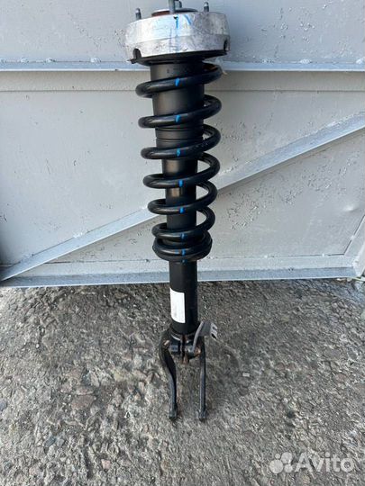 Амортизатор передний правый BMW X6 E71 рест. 2013