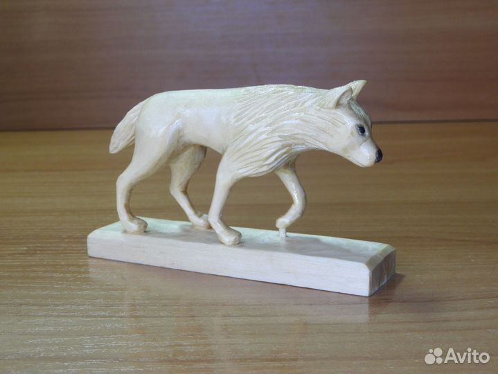 Волк - статуэтка