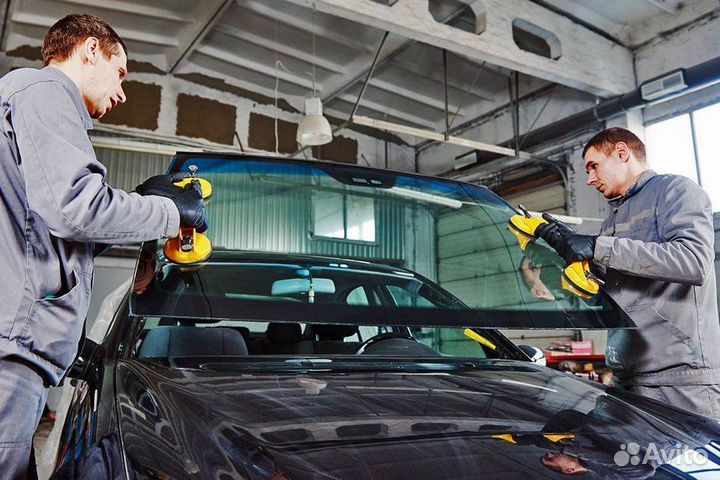 Лобовое стекло Toyota Land Cruiser 200