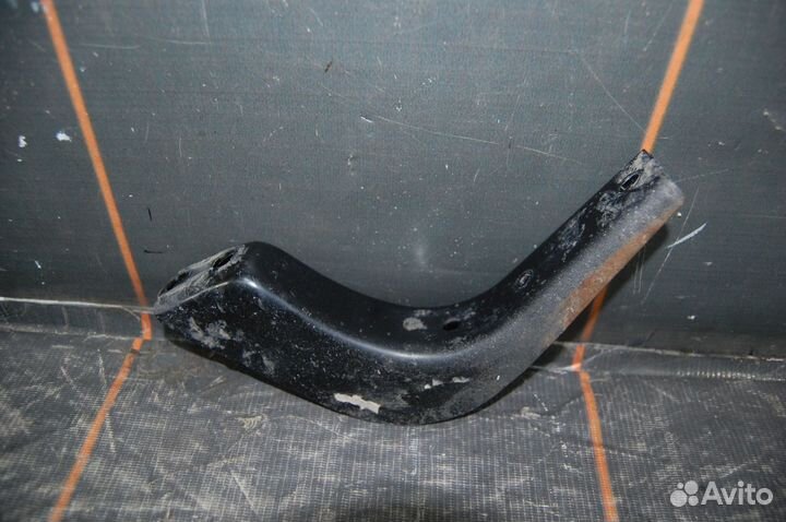 Кронштейн подножки задний для Toyota Land Cruiser