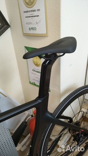 Карбоновый шоссейный велосипед Twitter