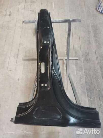 Центральная стойка правая Volkswagen Tiguan